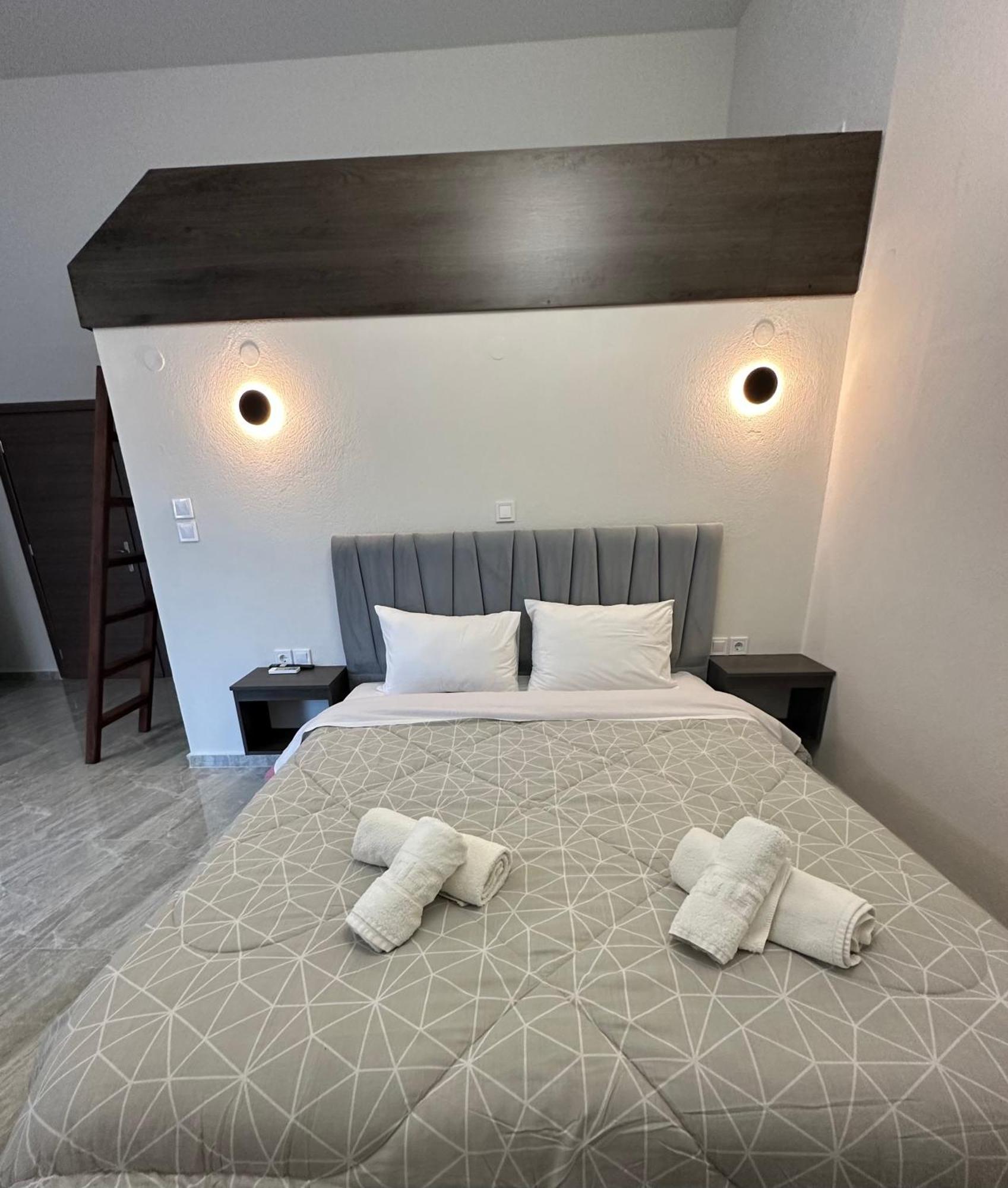 Natalie'S Apartments Nea Nea Makri Esterno foto